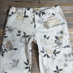 Democracy Flex Tan Floral Cargo Capri Pants size 8 Womens Cotton Flower Floral